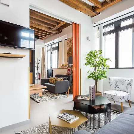 Apartment Cmg Voltaire// Pere Lachaise Paris