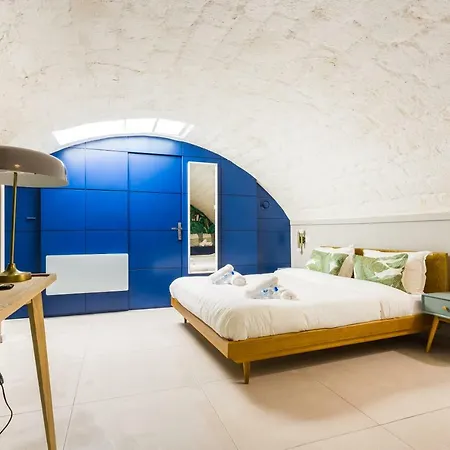 Apartment Cmg Voltaire// Pere Lachaise